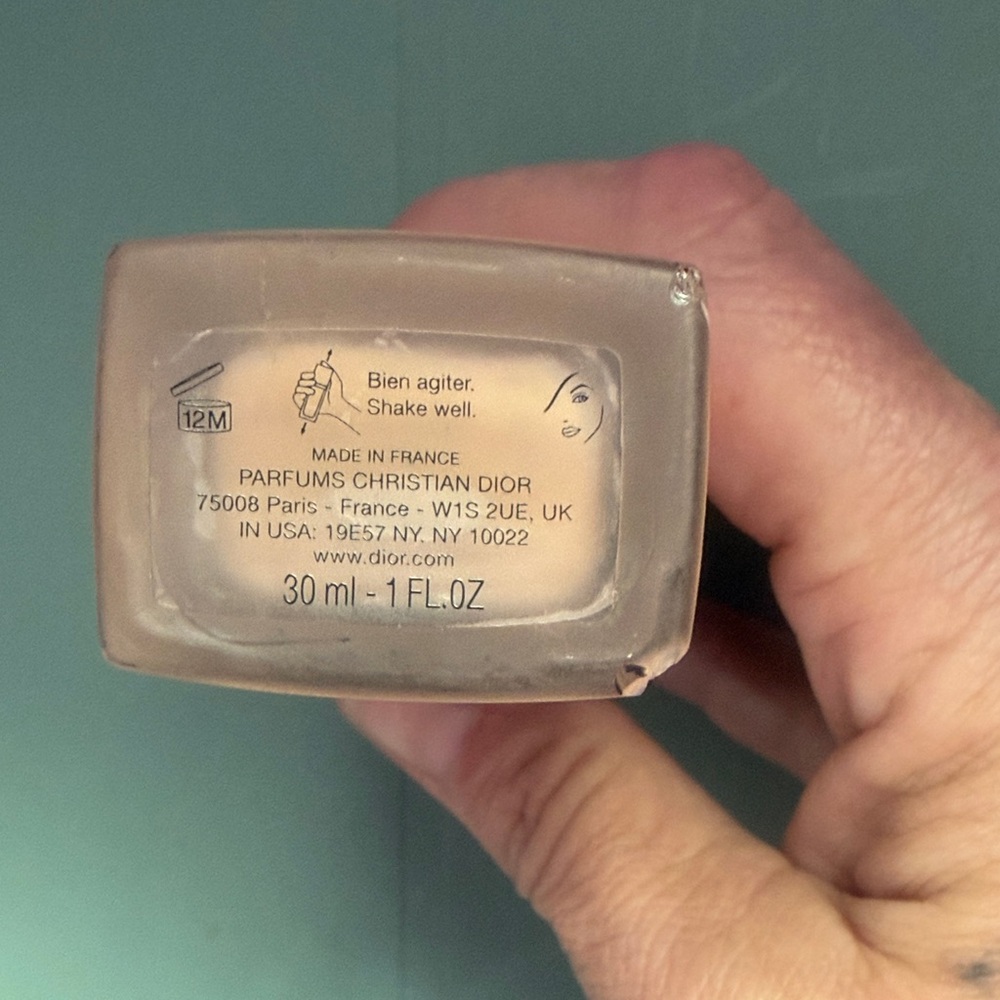 Dior Forever Foundation - Shade 2W - Picture 4 of 8